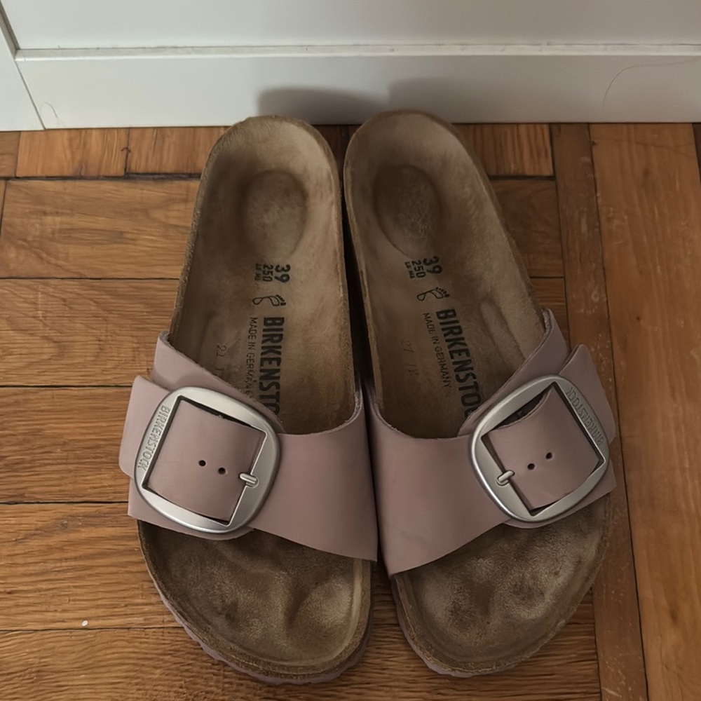 Birkenstock Mauve Sandals with Metallic Buckle